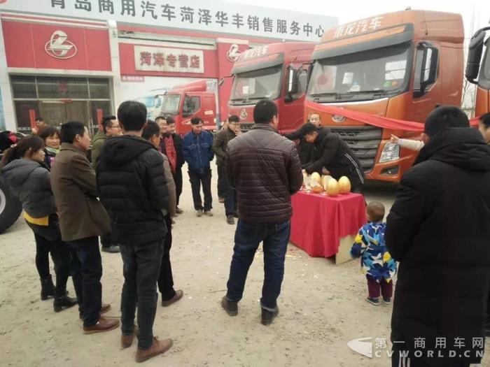 乘龍汽車早開工，祝大家狗年大發(fā)！5.jpg